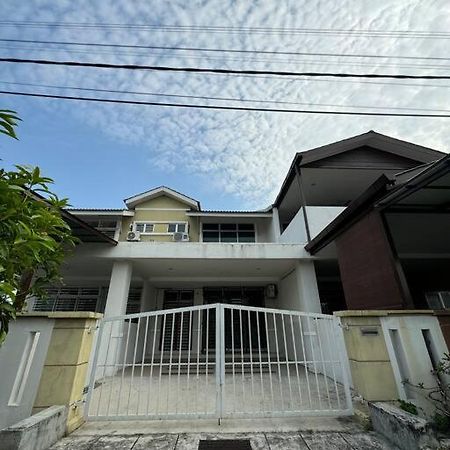 Homestay Bagan Serai エクステリア 写真